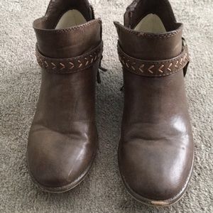 Roxy brown booties size 7